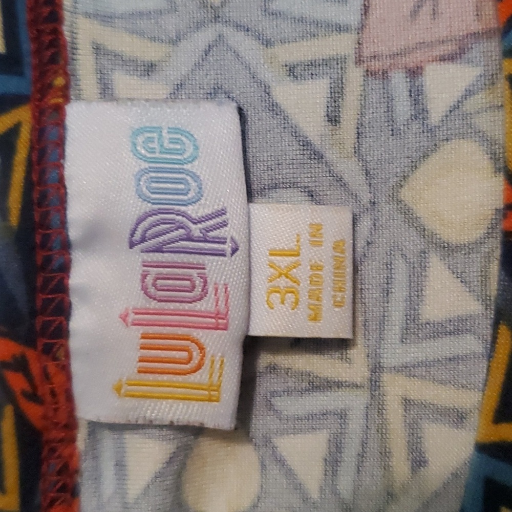 LuLaRoe GiGi Top - Picture 2 of 3